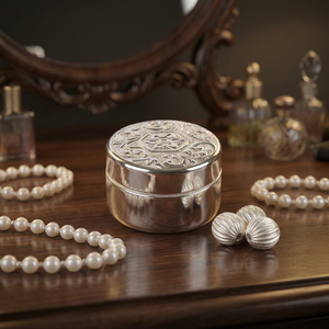Boîte à monnaie ronde artisanale en laiton argenté Code Silver Ginni - Product Image 4