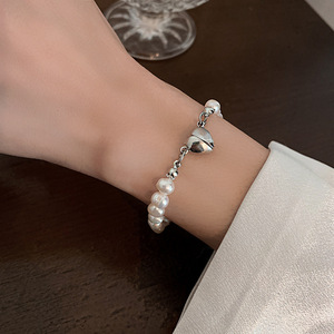 สร้อยคอและสร้อยข้อมือโซ่ไข่มุกเกาหลีพร้อมจี้รูปหัวใจแม่เหล็กสำหรับผู้หญิงสาวๆ เครื่องประดับแฟชั่น ของขวัญงานแต่งงาน - Product Image 6