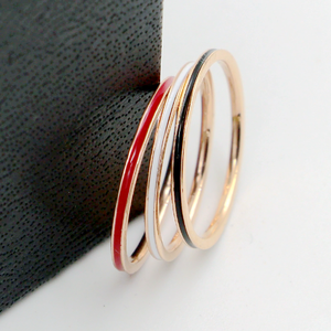 Anillo de goteo de acero inoxidable con sentido Superior para mujer, temperamento Simple, ropa plegable, anillo de articulación de nicho de lujo, estilo moderno - Product Image 1