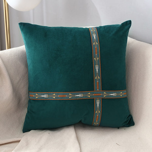 Housse de coussin <span class=keywords><strong>d</strong></span>écorative en velours jacquard de luxe 18 x 18, matériau de haute qualité, taies <span class=keywords><strong>d</strong></span>'<span class=keywords><strong>oreiller</strong></span> à sangle - Product Image 2