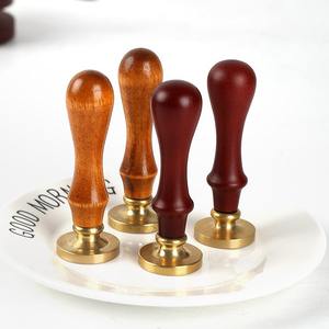 Sceau de cire de style européen, manche en bois, tête en cuivre ronde 25mm 30mm pour invitations de mariage et cadeaux - Product Image 4
