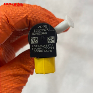 Injektor Common Rail Berkualitas Tinggi 33800-4A710 28229873 untuk Hyundai H1 Starex Porter II Kia Bongo 2.5 CRDi Euro 5 - Product Image 3