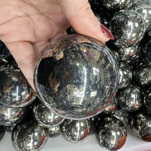 Bolas de cristal talladas de alta calidad, esferas de pirita peruana pulidas, piedras curativas al por mayor para amor y curación - Product Image 5