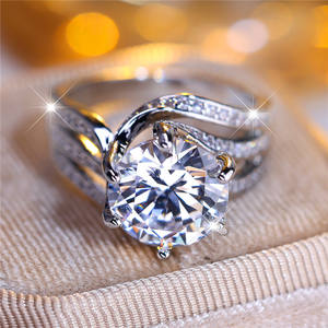 Mignonne Femme Grand Blanc Zircon Pierre Ronde Bague de Fiançailles Charme Argent Couleur Bijoux De Mariage Pour Les Femmes - Product Image 2