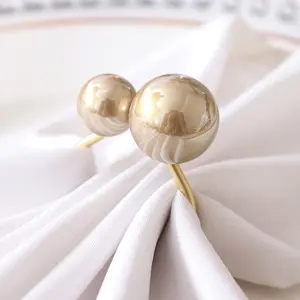 Semplice e di lusso perla tovagliolo fibbia decorazione matrimonio portatovagliolo