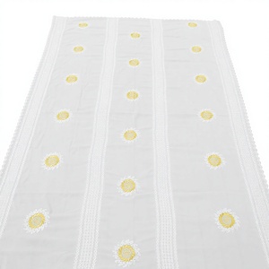 Écharpe légère et respirante en voile de coton pour femme, brodée de tournesols et de strass, avec dentelle ajourée, vente en gros, OEM ODM personnalisé - Product Image 1