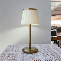 Lampe de table LED sans fil nordique rechargeable et à intensité variable avec abat-jour en tissu, veilleuse moderne et minimaliste pour la maison, l'hôtel et les mariages