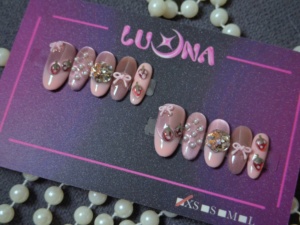 Nouvelles Ongles Press-on Faits Main Printemps : Fraise Fraîche Rose, Effet Œil de Chat Girlish, 10 Pièces - Product Image 4