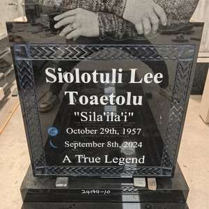 Gravure au laser en granit noir américain Samistone avec une base Design moderne Portrait de cimetière Pierre tombale Monuments de pierre tombale - Product Image 4