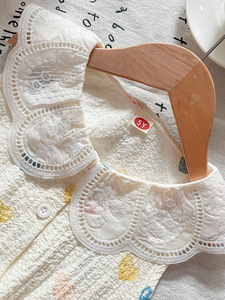 Novedades 2026: Conjunto de 2 piezas para niñas, primavera-verano, top de tela arrugada estilo pastoral con ribete de encaje en forma de corazón y shorts frescos, ropa infantil. - Product Image 3