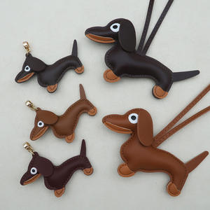 <span class=keywords><strong>Mini</strong></span> perro <span class=keywords><strong>salchicha</strong></span> llavero colgante Animal de dibujos animados con pequeña hebilla redonda PU cuero <span class=keywords><strong>cachorro</strong></span> bolsa colgante Premium coche colgante - Product Image 2