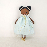 Nouveauté ODM Personnalisable Poupée en peluche noire super douce en peluche Robe de ballerine Cadeau pour filles Enfants Votre logo ajouté