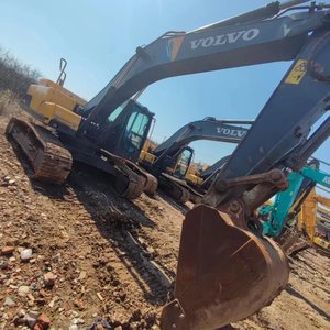 รถขุดมือสอง Volvo Ec250d จากสวีเดน รุ่นกลาง แบบตีนตะขาบ EC250D สำหรับขาย - Product Image 1