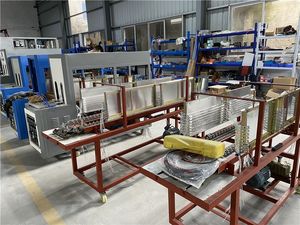 Machine <span class=keywords><strong>de</strong></span> soufflage semi-automatique pour bouteilles PET, 2 cavités, commande PLC, pneumatique SMC, pour bouteilles d'eau - Product Image 2