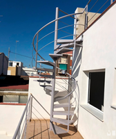 Escalier en acier rotatif de petite taille pour extérieur VIKO : résistant aux intempéries et durable
