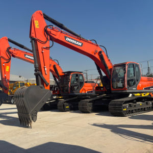 Doosan Original DX225LC Excavator 21.5T avec composants d'engrenage Moteur et moteur Modèle 2023 en parfait état à vendre à Shanghai - Product Image 1