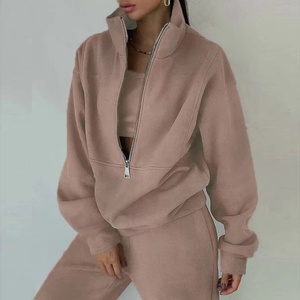 Conjunto de chándal de punto para mujer con logo frontal personalizado, media cremallera, de peso pesado, para invierno, sudadera y pantalón de chándal, informal, antiencogimiento, tallas grandes - Product Image 3