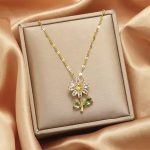 Classic Romantic White Flower Necklace Fashionable and Beautiful Small Chrysanthemum Versatile Clavicle Chain Gift