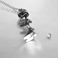 Colgante para cenizas de mascota de acero inoxidable, impermeable y ecológico, con diseño de botas militares ortodoxas clásicas y tapa de pistola, joyería funeraria.