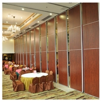 Diviseur de pièce de salle de banquet glissant actionnable mur de séparation mobile de grain de bois murs de séparation mobiles pour la Malaisie Philippines