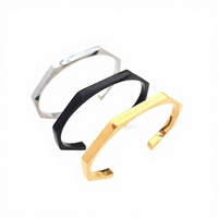Punk Carré Manchette Bracelet En Acier Inoxydable Géométrique Ouvert Bracelet Amoureux Cadeau pour Hommes Femmes Déclaration