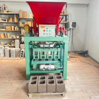 Machine à fabriquer des briques creuses de 8 pouces, modèle 4-35 à trémie, populaire en Zambie, machine de formage de blocs de ciment