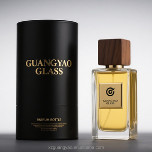 Bouteille en verre de parfum de haute qualité transparente carrée de luxe personnalisée 30ml 50ml bouteille de parfum vide sertie avec couvercle en bois - Product Image 2