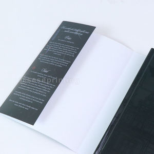 Libro de tapa dura con encuadernación perfecta, impresión offset comercial en papel estucado, placa de cobre estucada, cubierta con acabado UV localizado, y detalles en lámina dorada o plateada. - Product Image 5