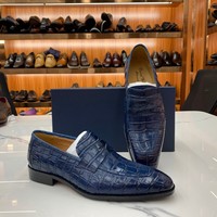 Chaussures habillées pour hommes sur mesure en cuir pleine fleur style mocassins avec motif gaufré respirant