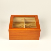 Boîte cadeau en bois brillant avec séparateur intérieur en bois, couvercle en acrylique, logo personnalisé, charnière dorée pour le stockage de thé de qualité supérieure, emballage cadeau de fêtes