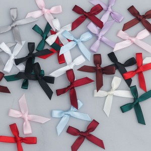 Ruban en satin pré-fait élégant de 3,5 cm, taille et couleur personnalisées, pour emballage cadeau et embellissement de vêtements - Product Image 1