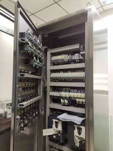 Gabinete de control PLC para equipos de distribución de energía Especificaciones de voltaje múltiple Gabinetes de distribución de conversión de frecuencia - Product Image 5