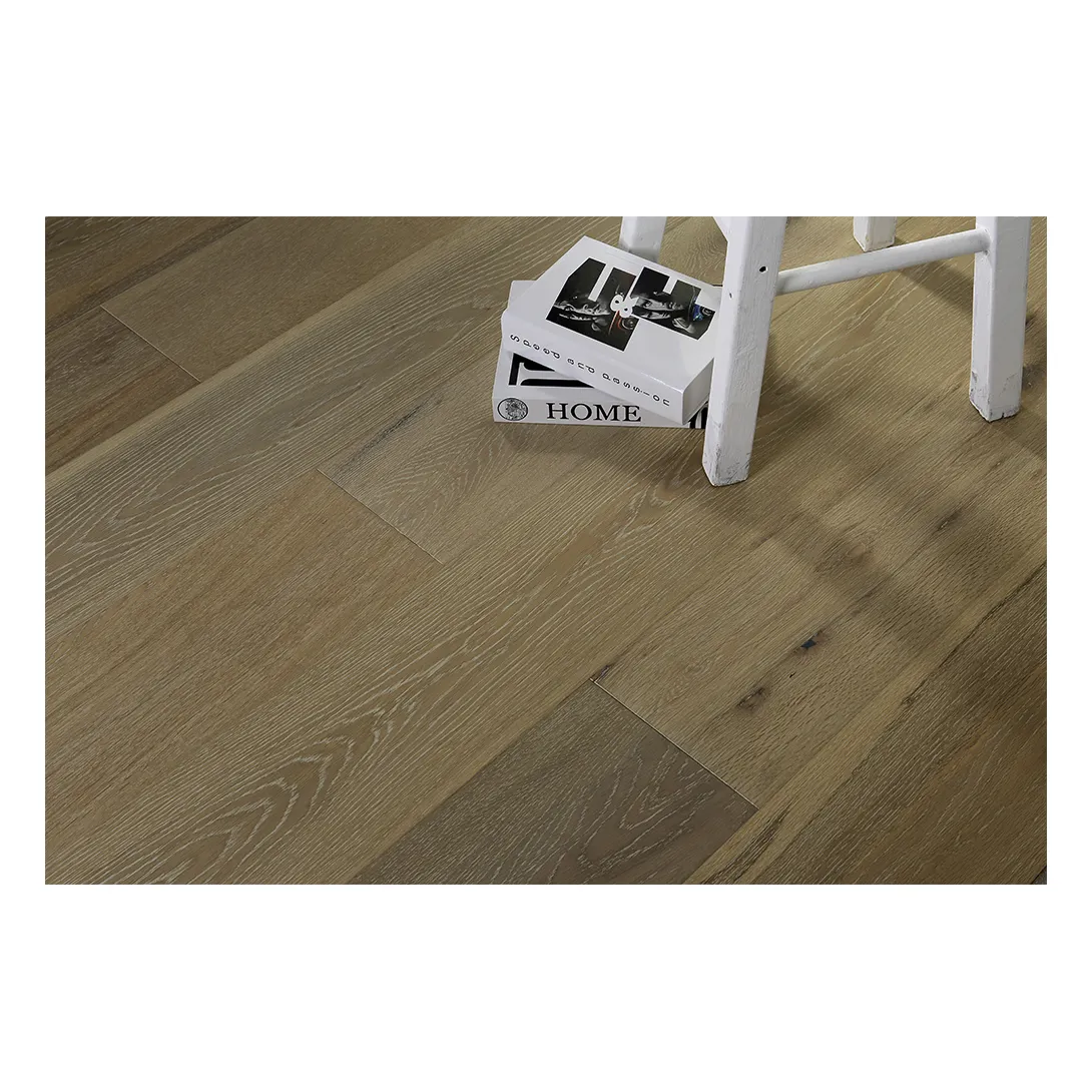 Fornitura di fabbrica pavimenti in Parquet di quercia di colore naturale europeo per camera da letto pavimenti in legno ingegnerizzati