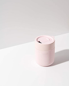 | En déplacement | Tasses à café personnalisées minimalistes en céramique réutilisables Cup Porter avec couvercle manchon de protection en silicone, blush 12 onces - Product Image 2