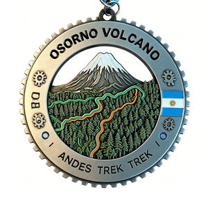Médaille de randonnée Osorno Andes plaquée argent en alliage de zinc, souvenir de voyage circulaire, impression en émail dur en relief - Product Image 5