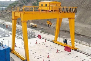 La grúa de pórtico de doble viga barata y de gran venta se puede personalizar adecuada para almacén y patio de materiales - Product Image 4