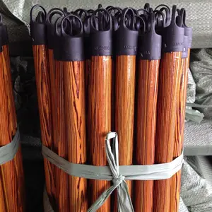 Manche de balai en bois enduit de PVC de grain de bois de 120*2.2cm avec crochet en plastique manche à balai durable pour le nettoyage