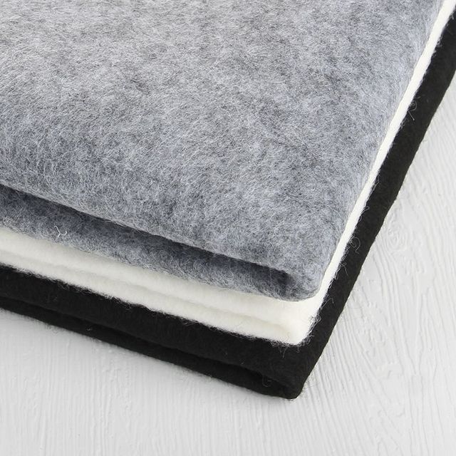 Modern Wool Felt Pad for Calligraphy and Office with Customizable Colors & Designs