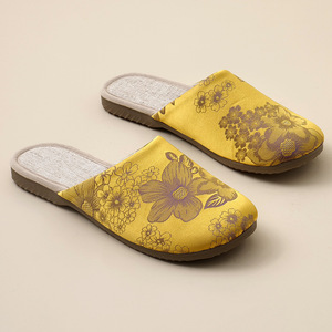 2026 New High Grade Chinese Style Embroidered Linen Slippers Women Non Slip Four Season Indoor Home Footwear - Product Image 4