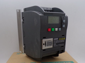 Variateur de fréquence 6SL3216-5BE17-5CV0 0,75 kW 380-480 V triphasé avec filtre EMC de classe A intégré, RS485 USS Modbus RTU IP20 - Product Image 5