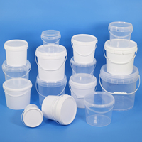 Seau d'emballage en plastique recyclable de qualité alimentaire tailles 1L-5L avec couvercle de poignée de seau de boisson transparent pour le lait et l'emballage alimentaire