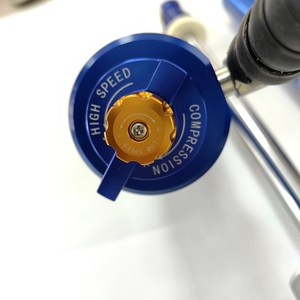 SOARAP per TOYOTA TAKOMA Ammortizzatori ad Azoto per Fuoristrada con Sollevamento 2'', Regolabili in 3 Direzioni, Monotubo - Product Image 4