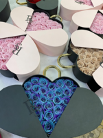 Seau de roses éternelles luxueuses en forme de cœur, ouvrable avec cadenas d'amour, pour la Saint-Valentin et la fête des mères