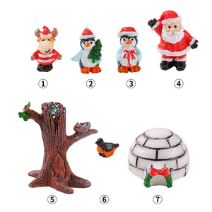 Figuras Decorativas de Resina de Santa Claus, Pingüino y Reno, Miniaturas de Paisaje Nevado, Adornos DIY para Casa de Nieve, Figuras Navideñas para Interiores - Product Image 4