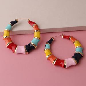 ต่างหูห่วงโลหะผสมทันสมัย ดีไซน์เคลือบเงาแบบหยดน้ำ ประดับด้วยหินธรรมชาติ ดีไซน์แบบข้อต่อบาบูม วงกลม แฟชั่นสำหรับผู้หญิง ใช้งานได้หลากหลาย - Product Image 4