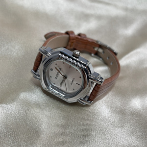 Venta Directa de Fábrica, Reloj de Cuarzo Analógico de Lujo para Mujer, Diseño Exclusivo de Alta Gama con Correa de Acero Inoxidable y Cristal - Product Image 4