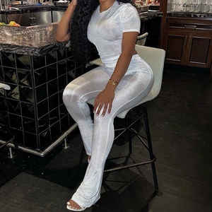 ชุดเซ็ต 2 ชิ้นสำหรับผู้หญิงแฟชั่น เสื้อแขนสั้นทรงเข้ารูปใหม่ & กางเกงลำลองเอวสูงลายเรียบ - Product Image 2