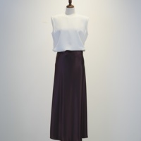 Jupe longue mi-mollet en satin taille haute pour femme, 80 % acétate, 20 % polyester, brillante, violet foncé, coupe trapèze