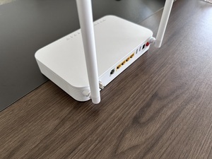 <span class=keywords><strong>Modem</strong></span> <span class=keywords><strong>fibre</strong></span> <span class=keywords><strong>optique</strong></span> Wi-Fi Jinglai Network F668V 4GE CATV à double bande 2.4G/5G pour FTTH GPON ONU 1POTS, vente chaude - Product Image 4