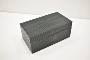 Caja Decorativa Negra con Tapa Acanalada Hecha a Mano, Organizador de Almacenamiento Elegante para Decoración del Hogar, Oficina y Sala de Estar - Product Image 3